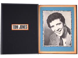 1975 JOHNNY CASH TOUR BOOK AND TOM JONES ALBUM