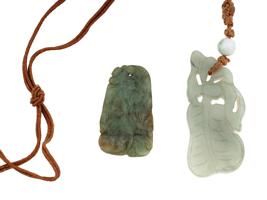 CHINESE HAND CARVED JADE NECKLACE AMULET PENDANTS