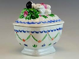 19TH C IMPERIAL RUSSIAN PORCELAIN BOX BY KUZNETSOV