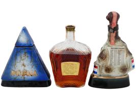 COLLECTION OF ALCOHOL DRINKS IN VINTAGE BOTTLES