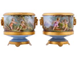 PAIR OF ANTIQUE 19TH C FRENCH PORCELAIN URNS