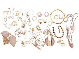 VINTAGE GILT COSTUME JEWELRY AND CHAIN NECKLACES