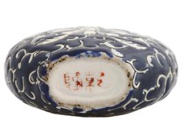 CHINESE QING BLUE AND WHITE PORCELAIN SNUFF BOTTLE