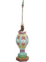 ANTIQUE CHINESE QING PIERCED PORCELAIN VASE LAMP