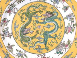 LARGE ANTIQUE CHINESE QING PORCELAIN DRAGON PLATE