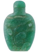 CHINESE HAND CARVED JADE SNUFF BOTTLE WITH STOPPER