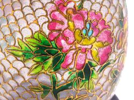 VINTAGE CHINESE PLAQUE A JOUR ENAMEL EGG WITH PEONIES