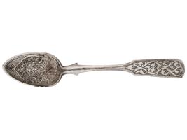 PAIR OF RUSSIAN 84 SILVER SPOONS WITH ENGRAVED DECOR