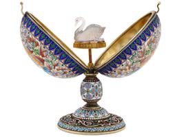 RUSSIAN GILT SILVER ENAMEL ROCK CRYSTAL EGG CASKET