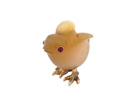 RUSSIAN GILT SILVER CARVED AGATE FIGURINE OF A CHICK