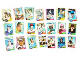 LARGE COLLECTION OF 1981 TOPPS AND FLEER TRADING CARDS