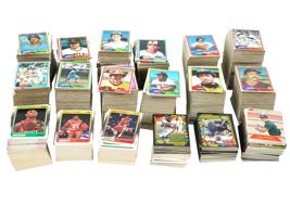 LARGE COLLECTION OF 1981 TOPPS AND FLEER TRADING CARDS