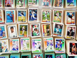 LARGE COLLECTION OF 1992 TOPPS AND FLEER BASEBALL CARDS