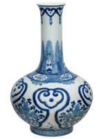 CHINESE HAND ENAMEL BLUE AND WHITE PORCELAIN VASE