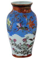 ANTIQUE JAPANESE MEIJI PERIOD COLORED PORCELAIN VASE