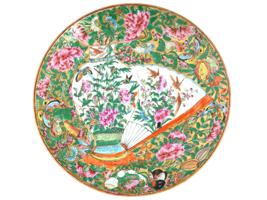 ANTIQUE CHINESE QING FAMILLE ROSE PORCELAIN PLATE