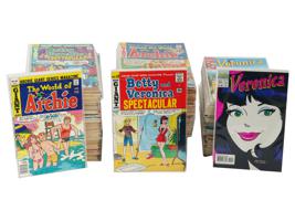 LARGE COLLECTION OF ARCHIE ILLUSTRATION COMICS BOOKS