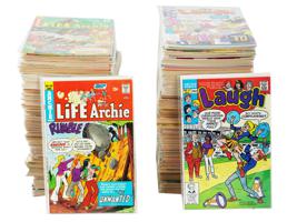 LARGE COLLECTION OF ARCHIE ILLUSTRATION COMICS BOOKS