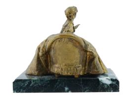 ANTIQUE BRONZE SCULPTURE OF A LADY READING