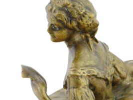 ANTIQUE BRONZE SCULPTURE OF A LADY READING