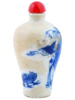 CHINESE BLUE WHITE PORCELAIN SNUFF BOTTLE W STOPPER