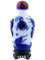 CHINESE BLUE WHITE PEKING GLASS SNUFF BOTTLE W STAND