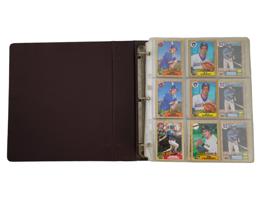 COLLECTION OF VINTAGE AMERICAN BASEBALL CARDS IN ALBUM