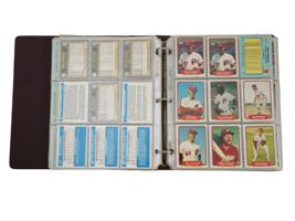 COLLECTION OF VINTAGE AMERICAN BASEBALL CARDS IN ALBUM