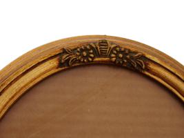 COLLECTION OF VICTORIAN OVAL GILDED WOODEN FRAMES