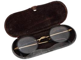 WWII GERMAN WAFFEN SS TOTENKOPF CASE AND GLASSES
