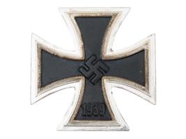 GERMAN WWII KNIGHTS CROSS MEDAL WITH CERTIFICATE