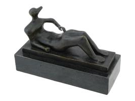 RECLINING FIGURE BRONZE SCULPTURE BY HENRY MOORE