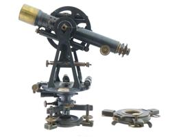 19TH C GERMAN THEODOLITE FOR LAND MEASUREMENTS