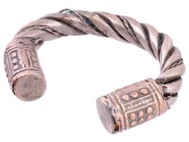 CENTRAL ASIAN TURKMEN TWISTED SILVER JEWELRY BRACELET