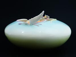 VINTAGE FRANZ JEN WOO PORCELAIN BUTTERFLY VASE