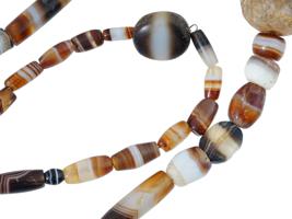 COLLECTION OF ANCIENT ROMAN PARTHIAN AGATE BEADS