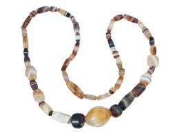 COLLECTION OF ANCIENT ROMAN PARTHIAN AGATE BEADS