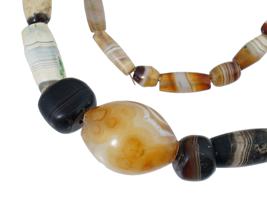 COLLECTION OF ANCIENT ROMAN PARTHIAN AGATE BEADS