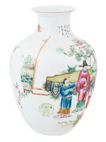 LARGE CHINESE REPUBLIC FAMILLE ROSE PORCELAIN VASE