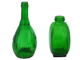 VINTAGE GREEN GLASS BOTTLES SUNSWEET AND RELIEF IMAGES