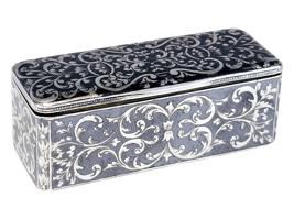 ANTIQUE RUSSIAN SILVER SNUFF BOX WITH NIELLO DECORATION