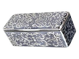 ANTIQUE RUSSIAN SILVER SNUFF BOX WITH NIELLO DECORATION