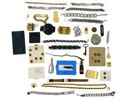 COLLECTION OF VINTAGE CHAINS BADGES POCKET KNIVES