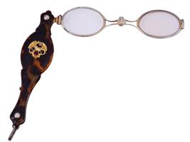 WWII TYPE GERMAN FOLDING LORGNETTE THEATER GLASSES