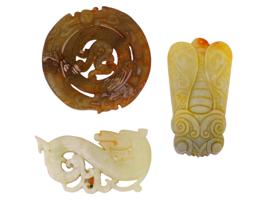 LOT OF CHINESE HAND CARVED JADE AMULET PENDANTS