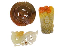 LOT OF CHINESE HAND CARVED JADE AMULET PENDANTS