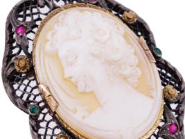 VICTORIAN MANNER PORTRAIT SHELL CAMEO BROOCHES