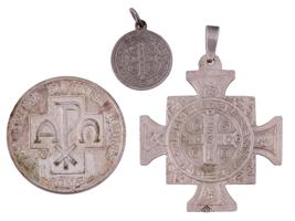 GROUP OF CHRISTIAN STERLING SILVER MEDALS TOKEN