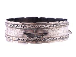 MIDDLE EASTERN ETCHED AND HINGED METAL BRACELET