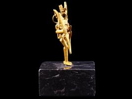 COLOMBIAN CALIMA GILT BRONZE WARRIOR FIGURE PENDANT